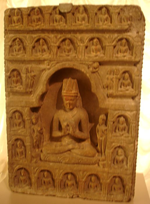 Коронованный Будда. Бенгалия.  Пала. 10 век.  Эрмитаж. Фото Лимарева В.Н. 