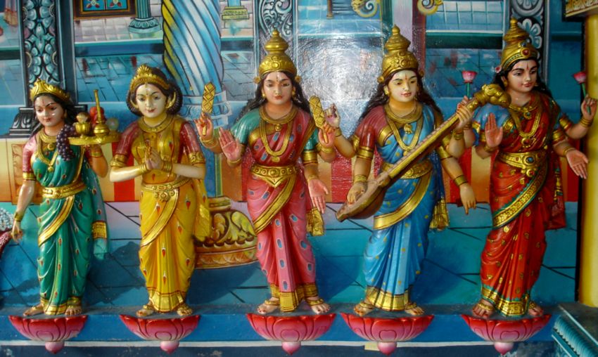 Индийские богини. Индийский храм в Малайзии.(Фото Лимарева В.Н.)