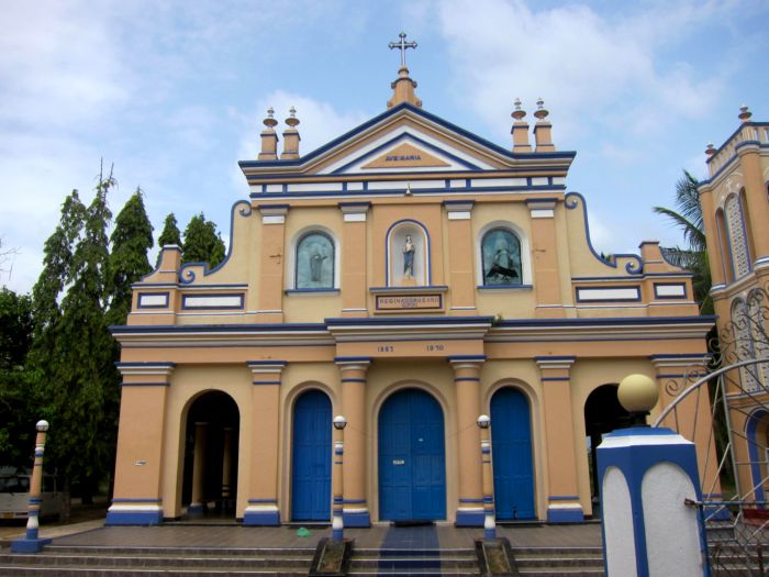 Католический храм в районе города Чилав. Шри-Ланка. (Фото Лимарева В.Н.)