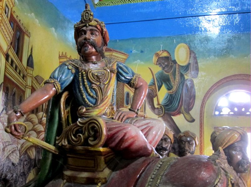Принц Элара - вождь тамилов 2 веке до н.э. Шри-Ланка. Анурадхапура. Фото Лимарева В.Н. 